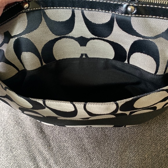 Coach Handbag - Picture 4 of 7